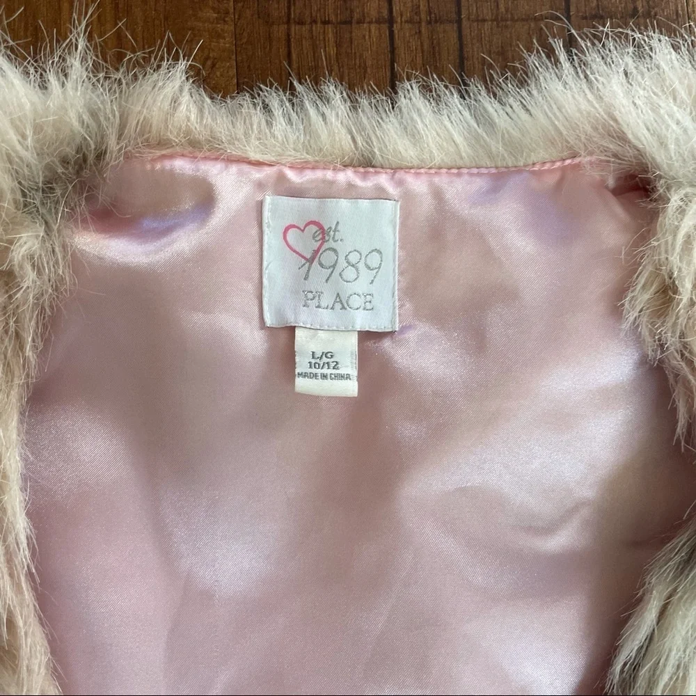 Girls faux fur lined vest sz large 10/12 the children’s place open front